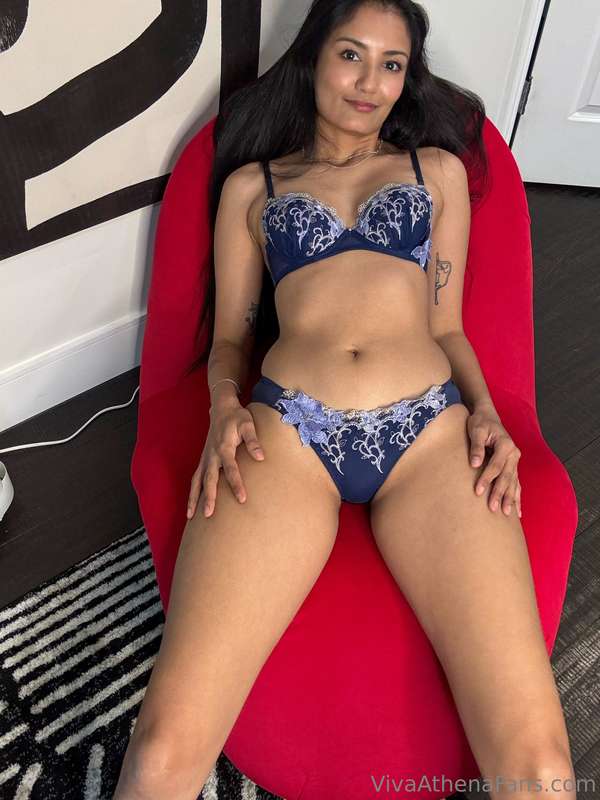 this chair would make a great sex chair😍 1