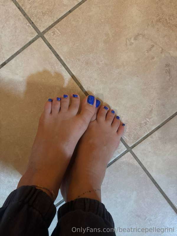 Pedicure per i miei bellissimi piedini e nuovo colore, chi v..