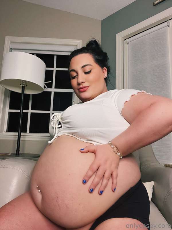 It’s the way my fupa spills out of absolutely EVERYTHING now.. 3