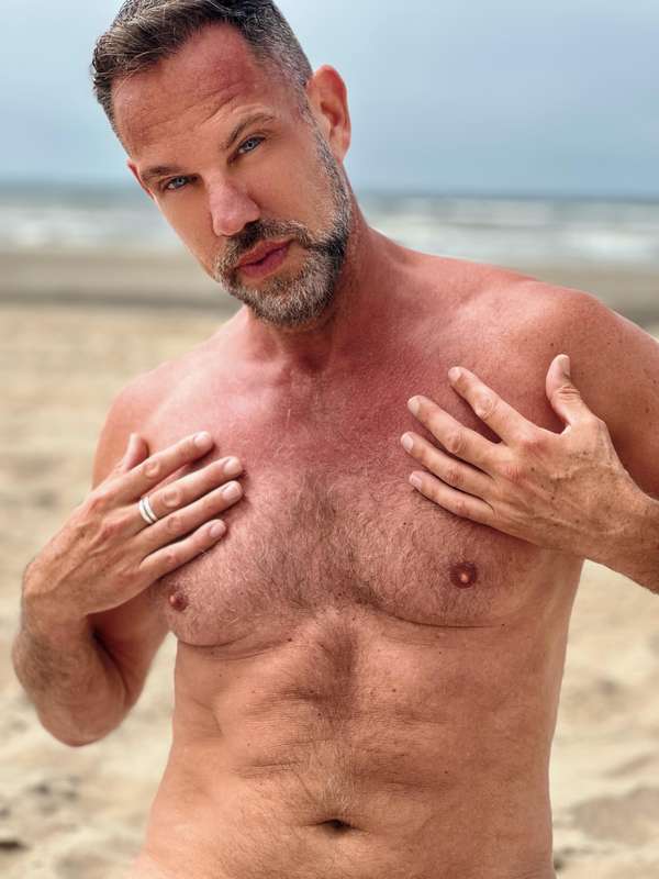 EXCLUSIVE 60%OFF‼️5💵Check out my sexy Dutch friend @simonsay.. 8