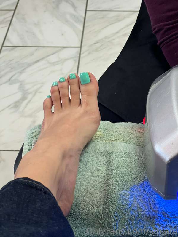 So many of your guesses were blue, green even turquoise 😍 yo.. 1