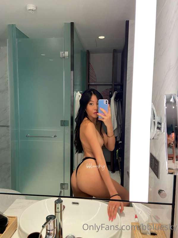 mirror selfies 😉 this is your POV if i were sitting on your ..