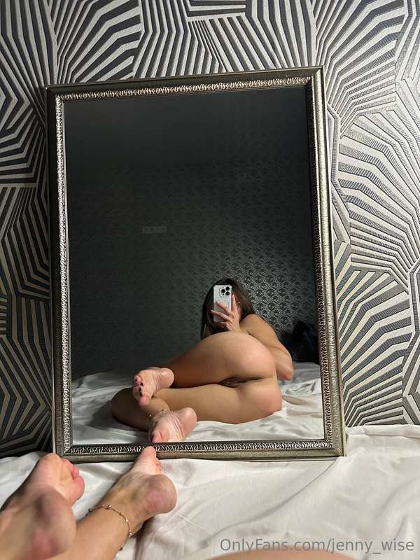 I'm thinking maybe I should show more of my face😌