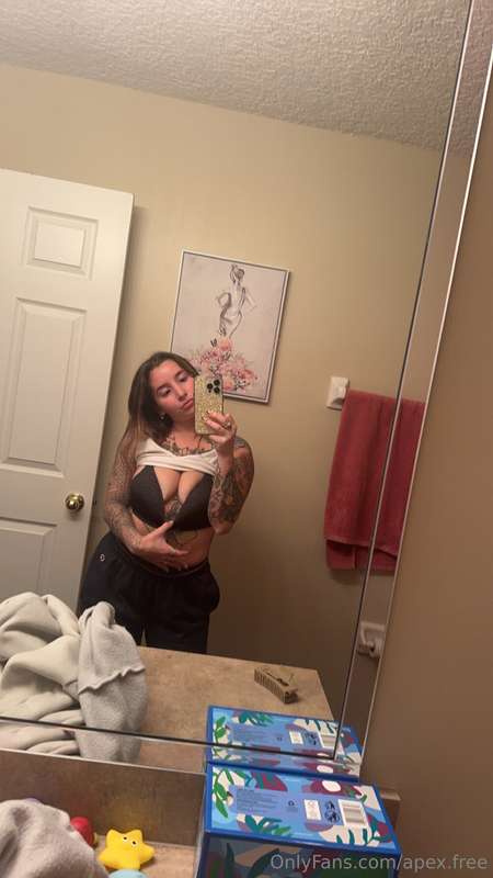Let me send you pics while you’re at work 