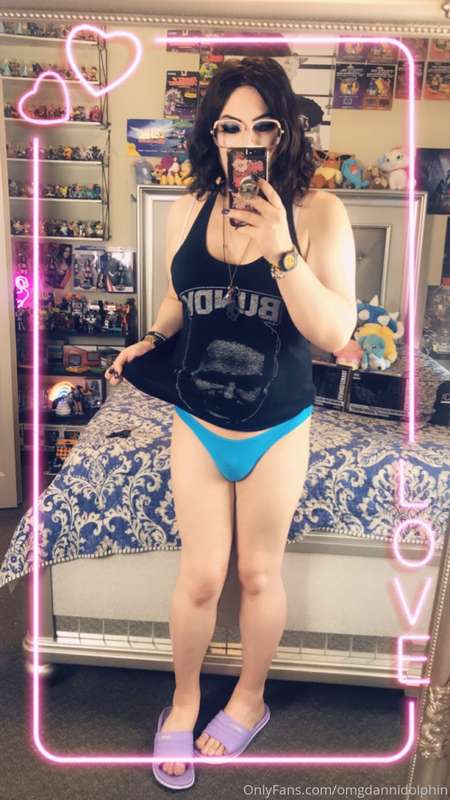 Happy Friday Y’all 💙✌🏻 3