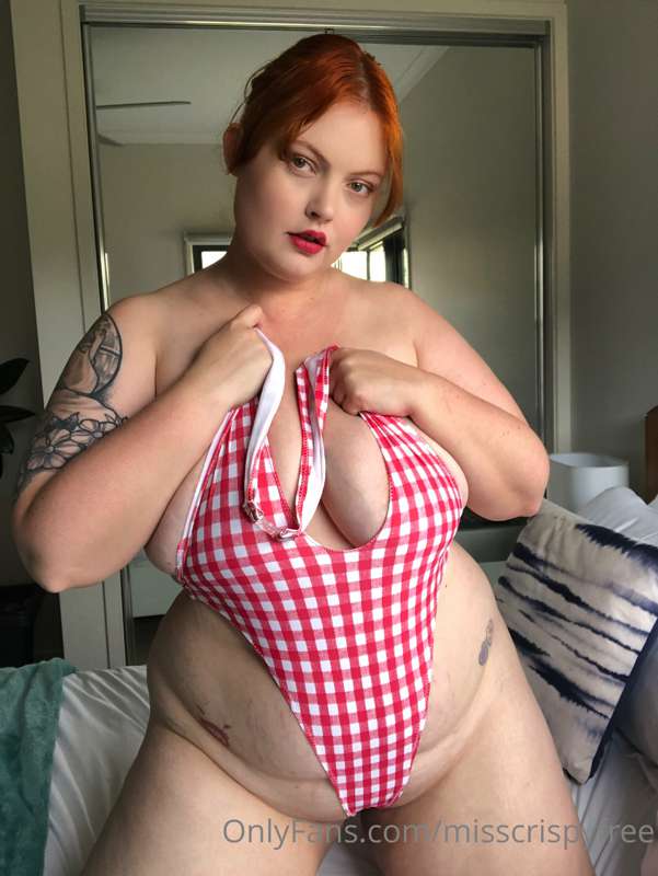 My first naughty livestream is happening on @misscrispy this..