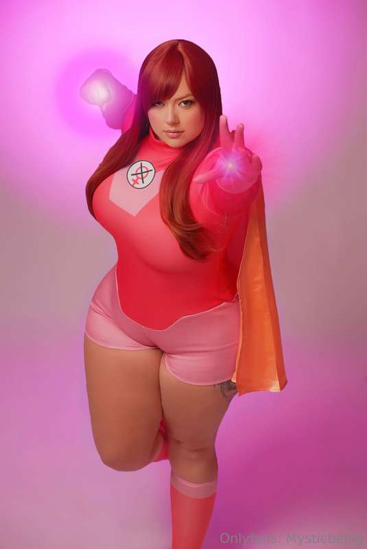 Cosplaying as the thick version of Atom Eve from Invincible!.. 1