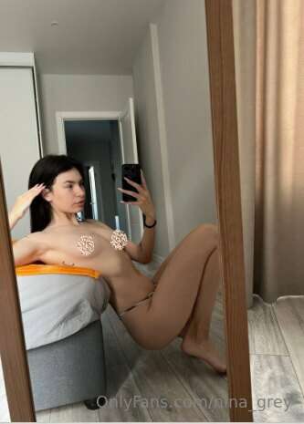 ✨She's ready for your dick @kim_moor ✨
I heard you love filt..