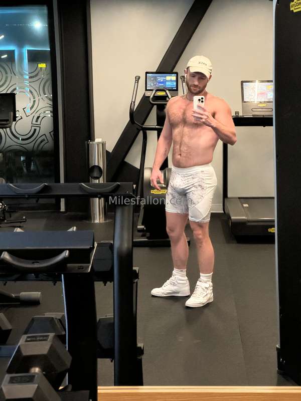 Sunday pump!! Another hotel gym... lol