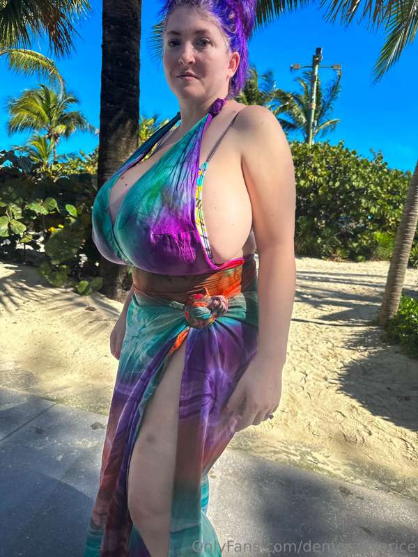 Just a few in a dress I picked up in Cozumel! My face is mos.. 4