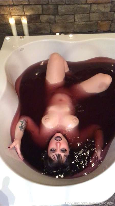 Your Countess is waiting for you to join in on this bl00d ba.. 13