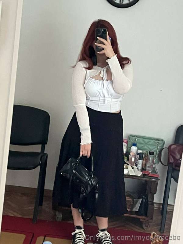 Do you think I look good dressed like this? I like it a lot...