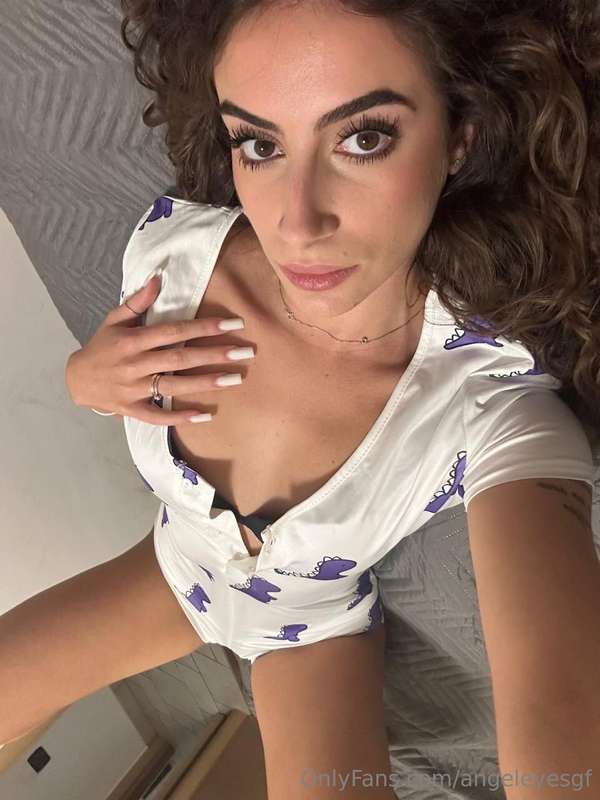 Sola soletta nel letto vieni a farmi compagnia?