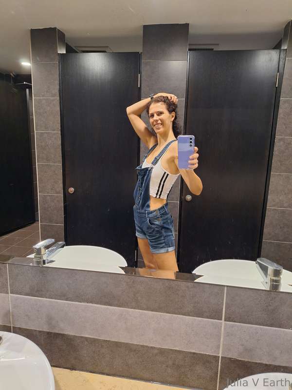 One of those stupid selfies in the public toilet 🤪  February.. 5