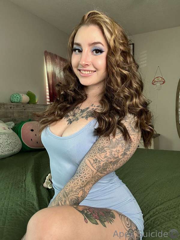 Blowjob video coming tomorrow! Do I look pretty?🤤 23