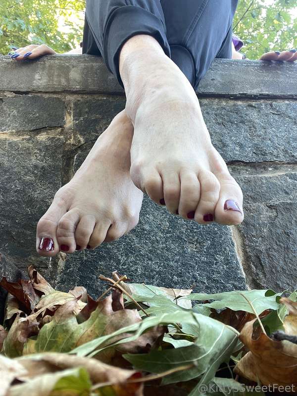 The gentle curve of my arches is perfectly highlighted as I .. 4