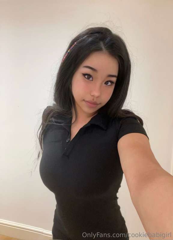 Just me wearing a little tight black dress and showing stran..