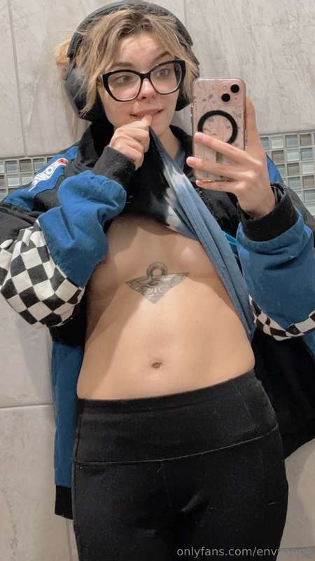 Gym fit went kinda hard today, huh? 😎✌🏻 I managed to break a.. 3