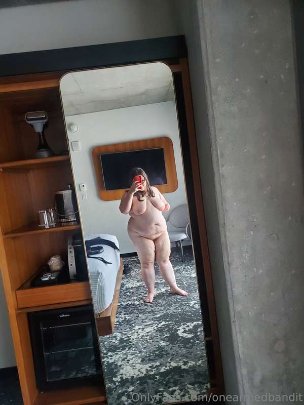 Had some solo fun in this hotel room, really wish I'd had so..