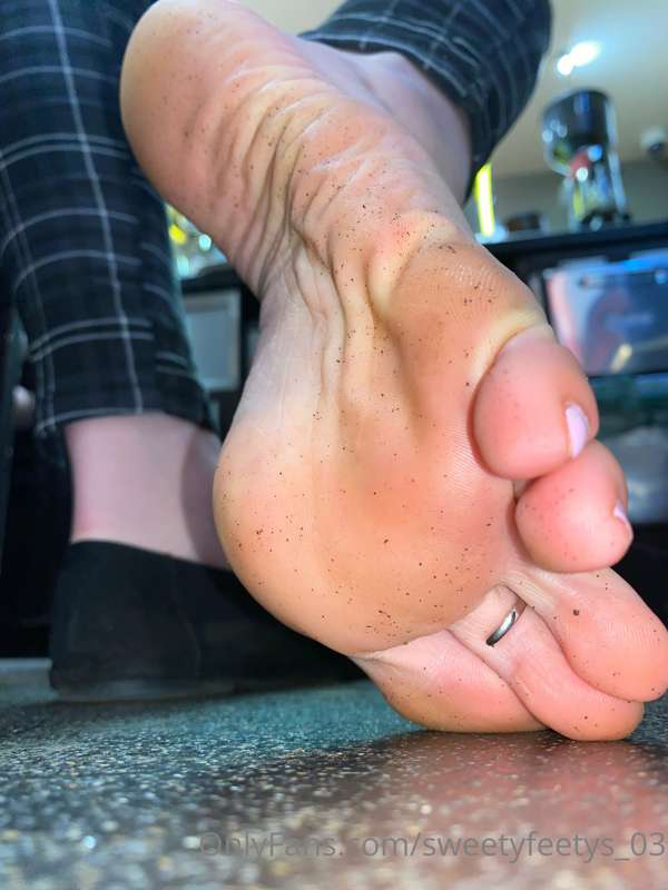 What do you think they smell like ? 😈
