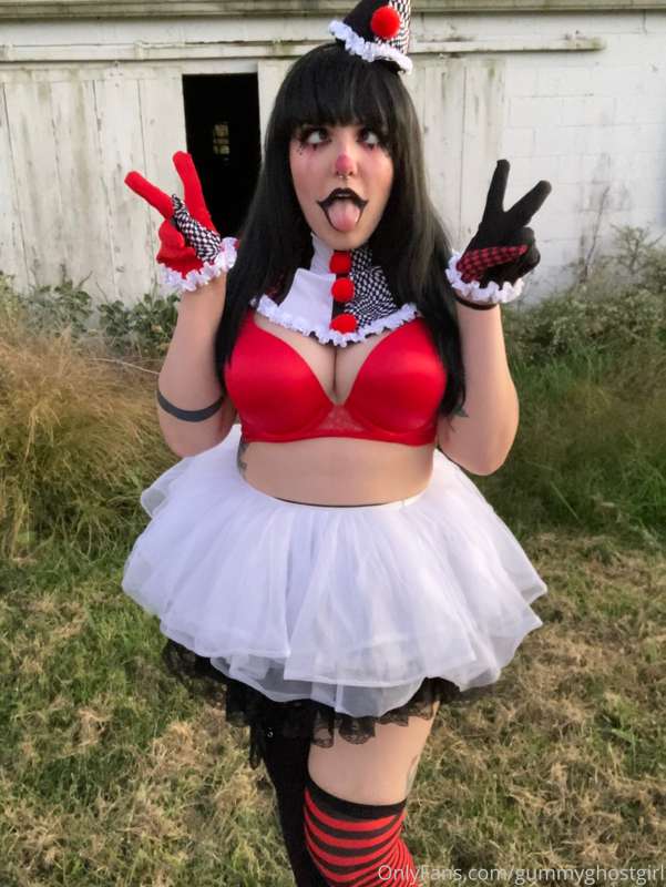 I hope you’re not afraid of clowns 🤡 20