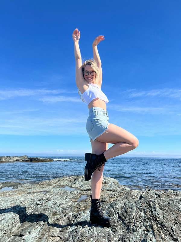 before and after with @savvysuxx 🏖️ it was a little to busy ..