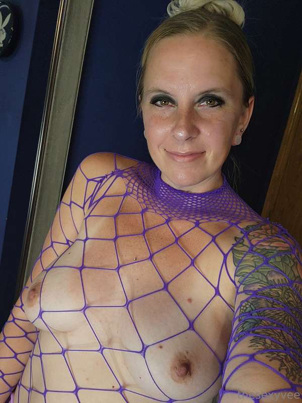 Happy Titty Tuesday! 🍒 10