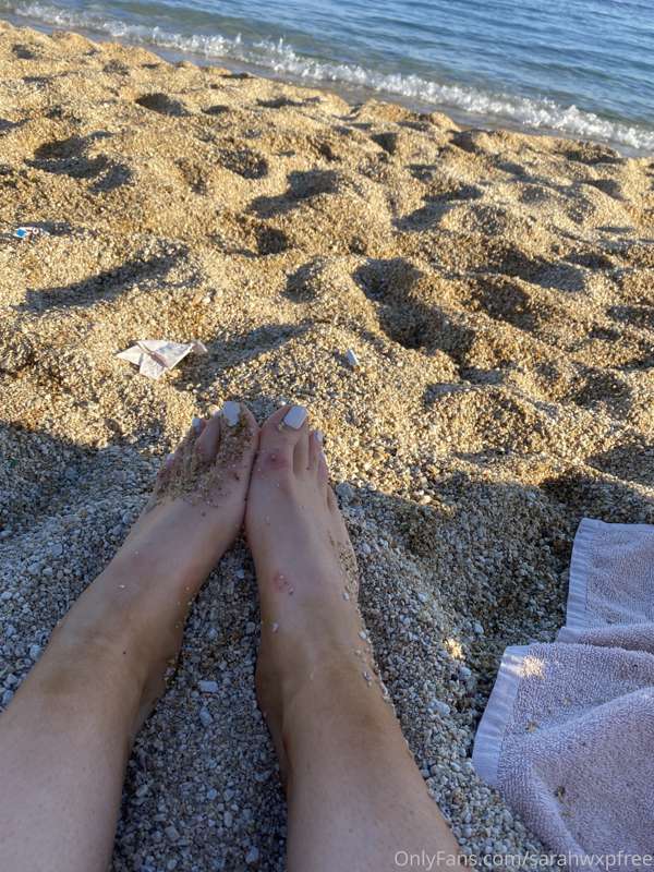 U wanna see the soles? Hehe 2