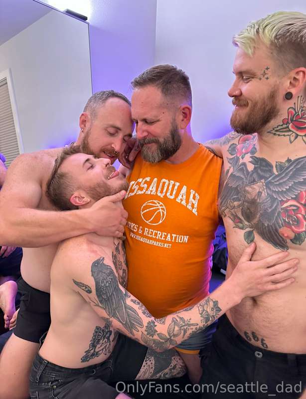 Had a very hot 4 way in Portland when I was visitng @coryjac.. 1