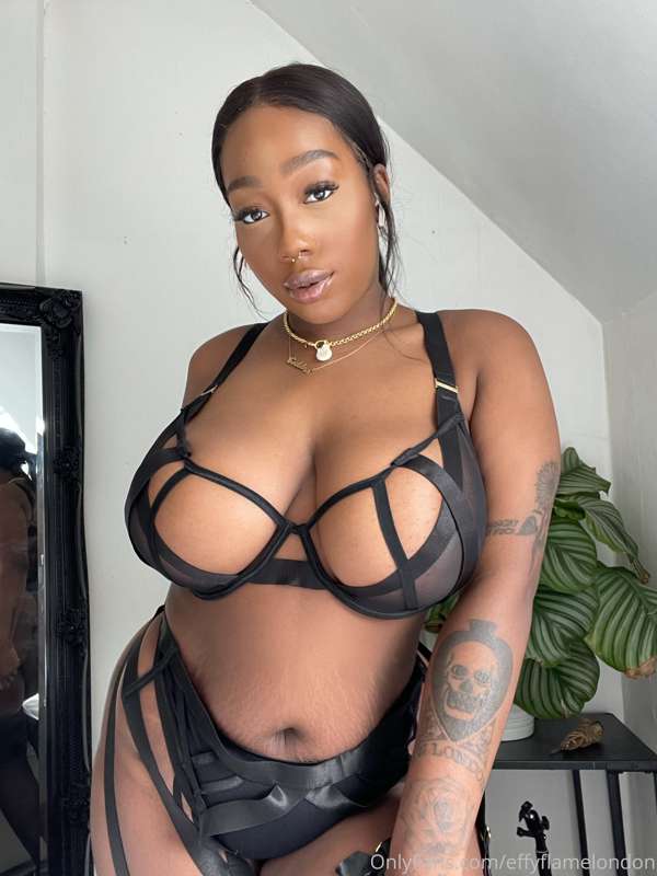 Do I look good in this set ? 😍✨