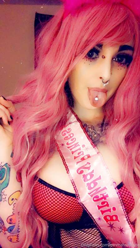 💕I’m 24 show some love it’s my birthday 💕 1