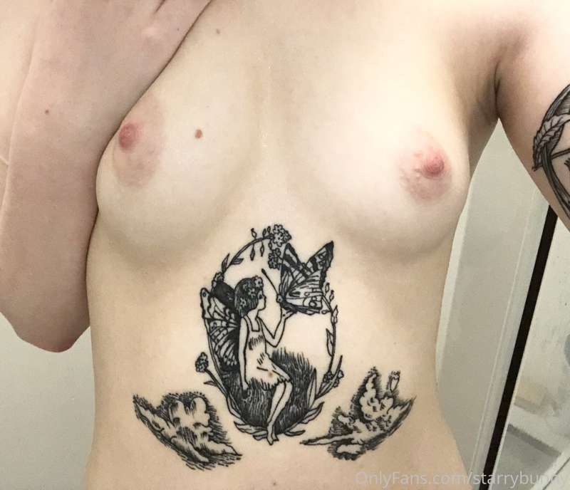 Just some after shower booty and tiddy💕 1