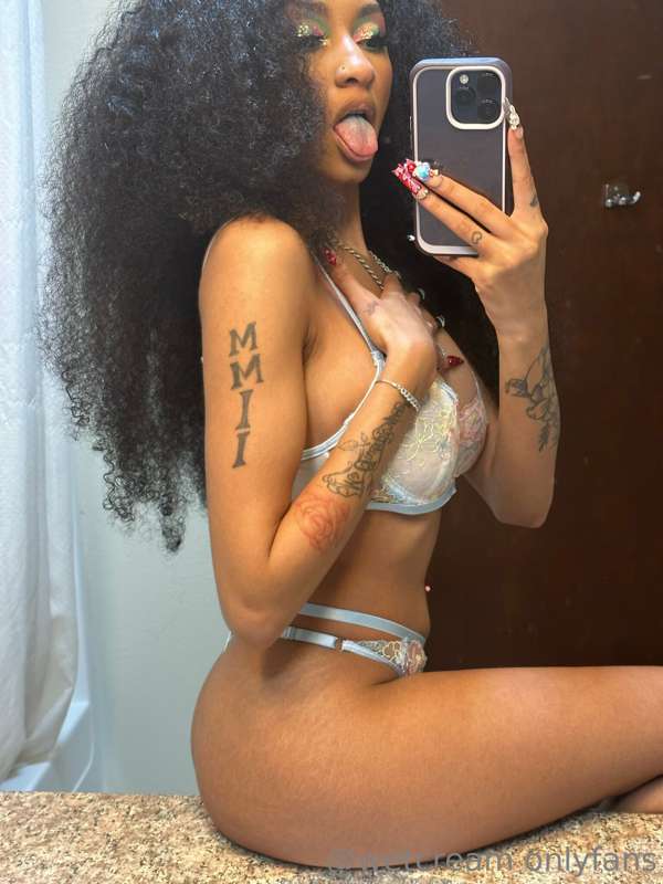🤩 8
