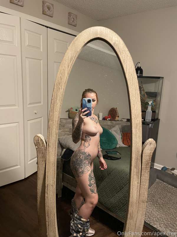 Some messy room nudes lol 3