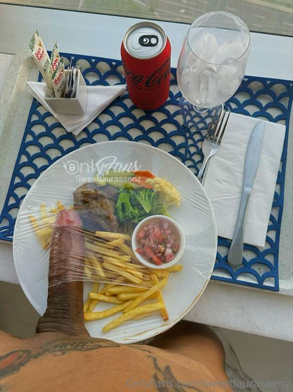 Do you think it's too late for lunch? I like to have a late ..