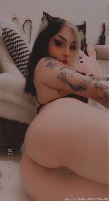 Your favorite little toy, ready to be played with 😳 1
