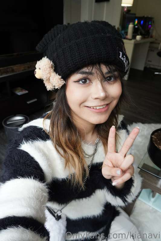 Hi everyone!!
I haven't filmed a new video yet but I took a .. 3