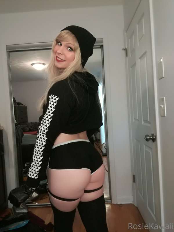 Sk8r girl fit x 1/11 x 40 pics per post x <3 21