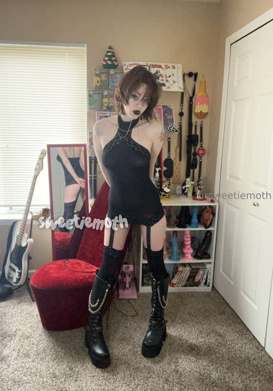 👉 👈could I step on your balls? ... pretty please?