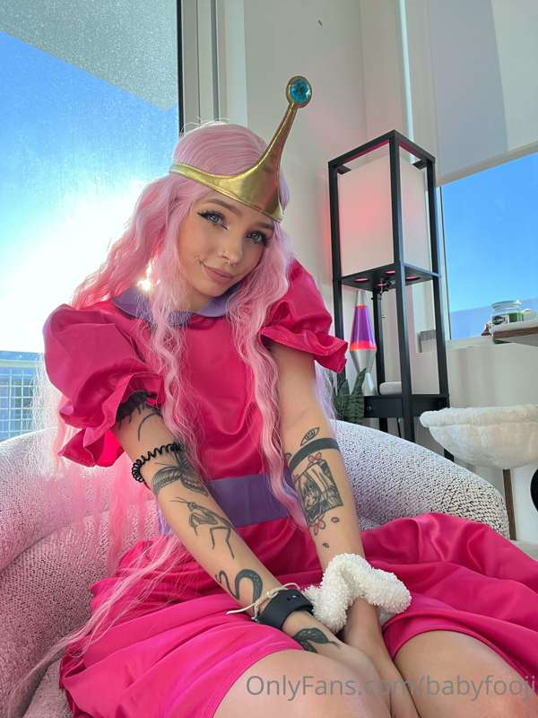 Princess Bubblegums hair isn't the only thing that's pink 😳😏.. 25