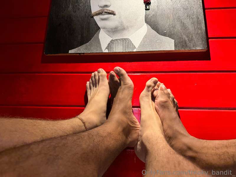 Playin footsie with daddy 😏🦶🏽🦶🏼  New vid w @boomerbanks comi.. 6