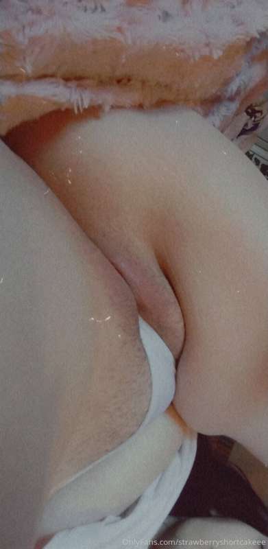 hi guys im back !!! say hi to my pussy hehe ! all of my dela..