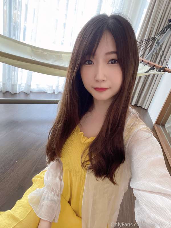 今天好不容易有化妝，卻忙了一天
（還好有抓時間自拍到 2