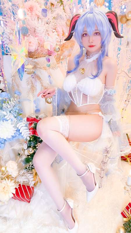A little Christmas spirit~~
Genshin-Ganyu wedding dress 8