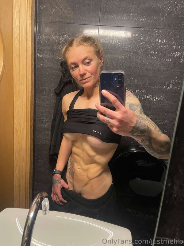 Shape check at the gym❤