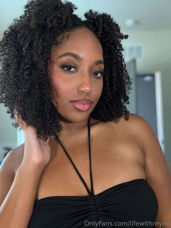 Took out my braids and I’m back to my curls 👩🏽‍🦱➿ I love my ..