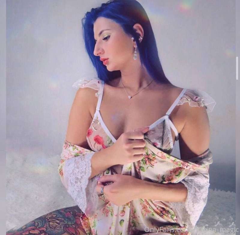 Baby, I'm a very romantic girl and I love being caressed.💋💋💋..