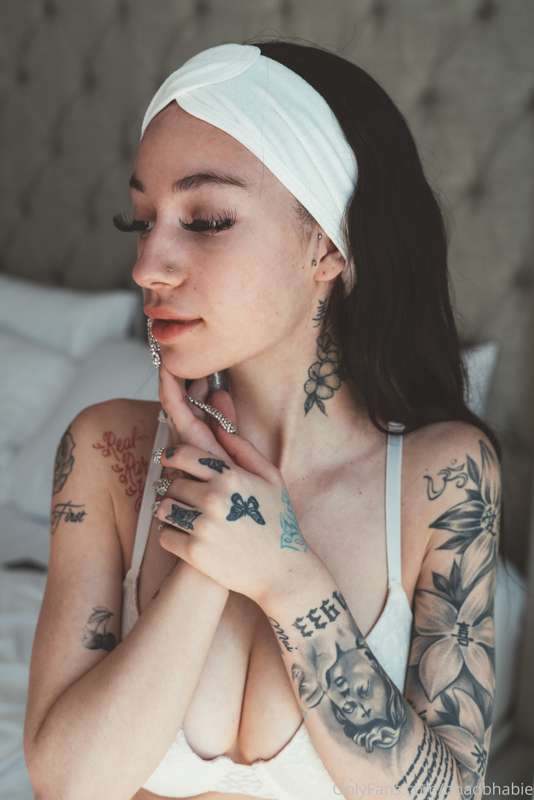 Good morning biches. tryna figure out what I'm gonna post to..