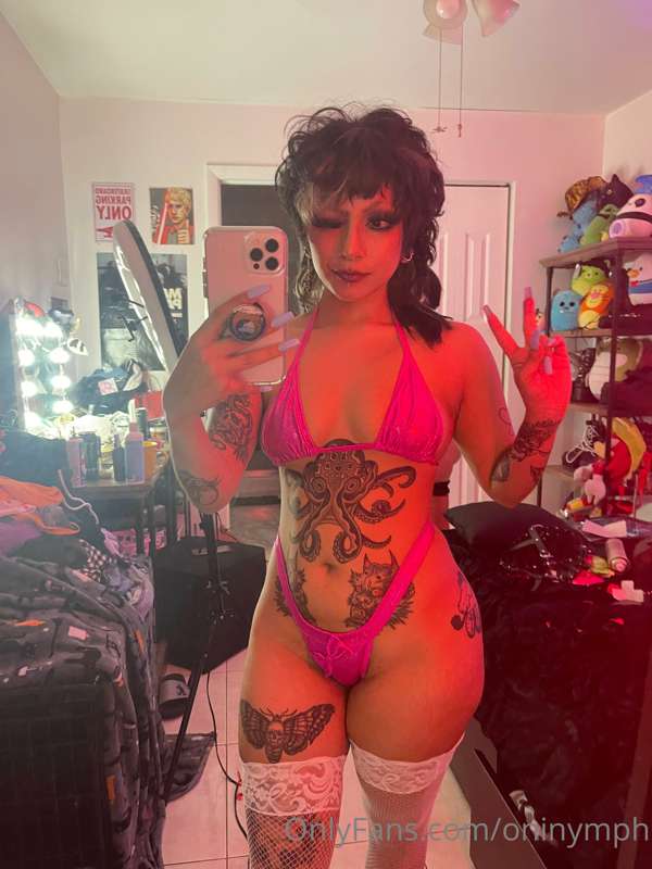 Ignore the mess we were mid filming but hai hehe I’m respond.. 3