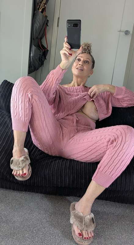 ...Sundays are for fucking in jimmies & slippers..!!🩷🩷P1NEW .. 20